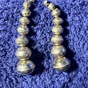 Elegan Silver Tone Beaded Earrings